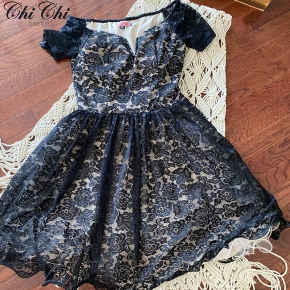 [Chi Chi London] Lace Cocktail dress - Picture 3 of 10